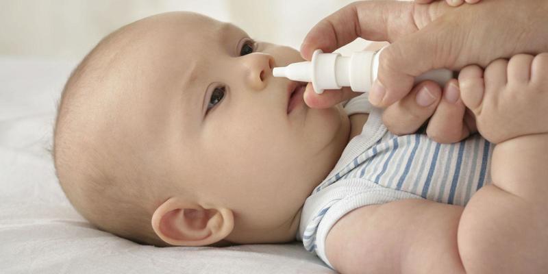 Vệ sinh mũi họng sạch sẽ cho trẻ giúp giảm ho