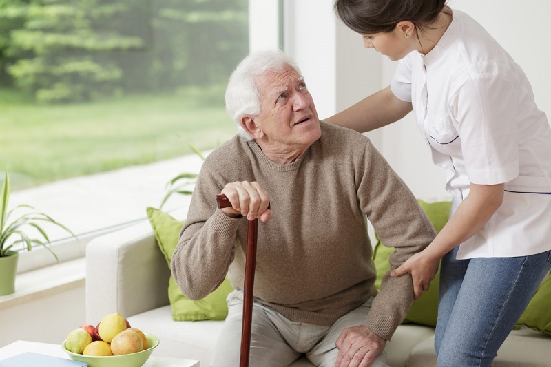 Tuổi tác (nhất là độ tuổi sau 60) là yếu tố có nguy cơ cao đối với bệnh Parkinson