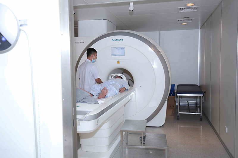 Người bệnh sẽ được thăm hỏi kỹ lưỡng trước khi chụp MRI để đảm bảo không có bất kỳ ảnh hưởng nào