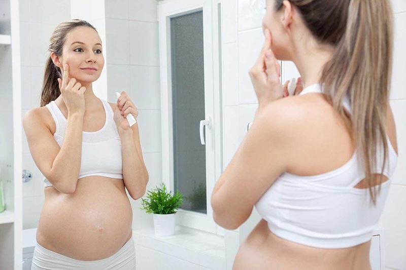 Phụ nữ mang thai có thể bị nổi nhiều mụn nhọt hơn bình thường