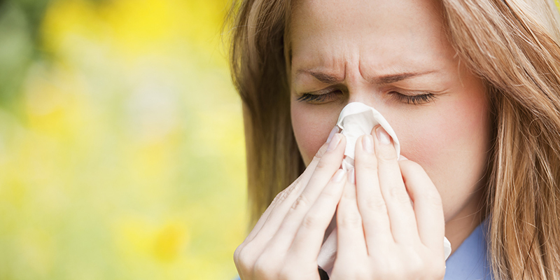 Viêm mũi là biểu hiện phổ biến ở những người bị dị ứng thời tiết lạnh 