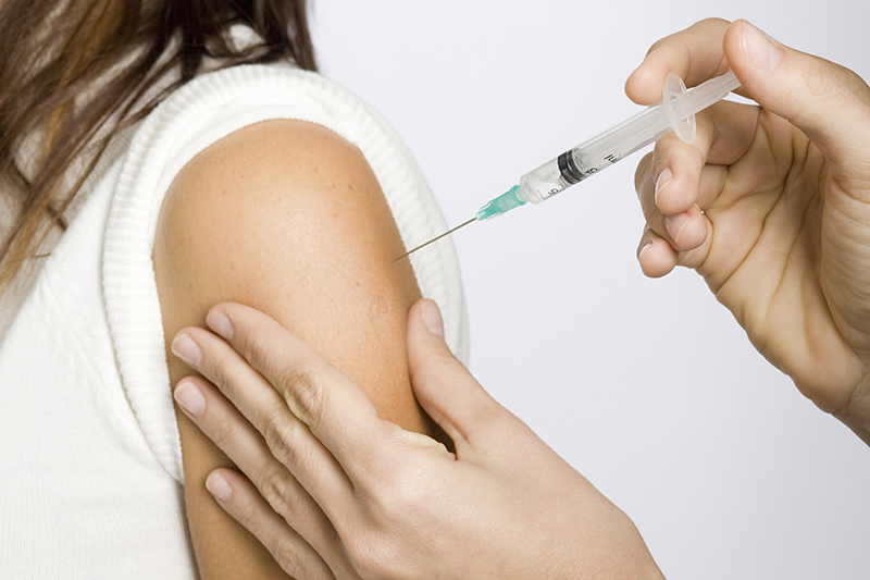 Tiêm vacxin HPV ở phụ nữ 