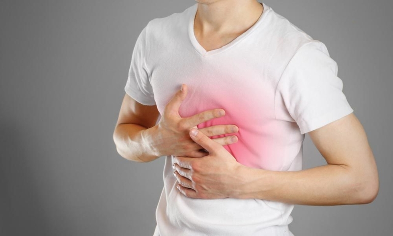 Đau tức ngực do trào ngược thường bị nhầm lẫn với bệnh tim mạch