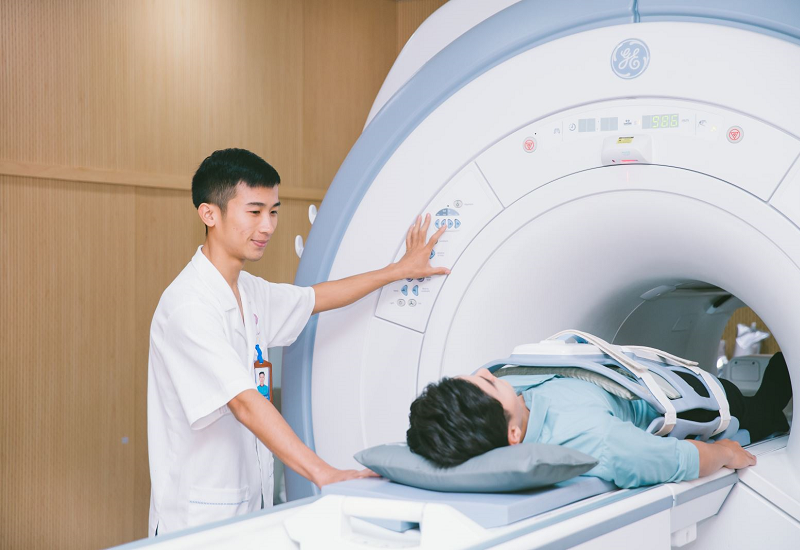 Một trong những phương pháp chẩn đoán ung thư tụy là <a href='https://medlatec.vn/tin-tuc/chup-cong-huong-tu-co-hai-khong-va-luu-y-khi-chup-s28-n16417'  title ='Chụp cộng hưởng từ MRI'>Chụp cộng hưởng từ MRI</a>