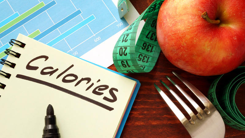 Để giảm cân, lượng calo ăn vào cần thấp hơn lượng calo sử dụng