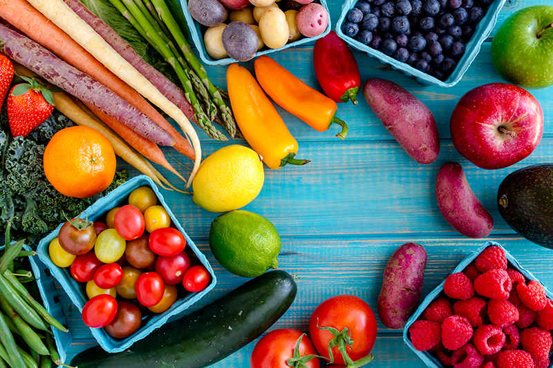 Chế độ ăn uống nên bổ sung nhiều rau xanh để nâng cao và bảo vệ sức khỏe
