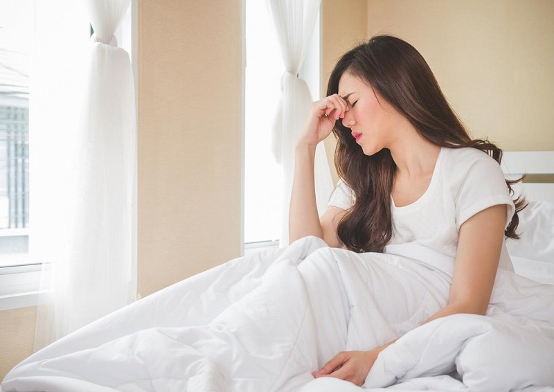 Đau đầu, chóng mặt, mất thăng bằng buổi sáng sớm khi thức dậy có thể là triệu chứng cảnh báo nhồi máu não.