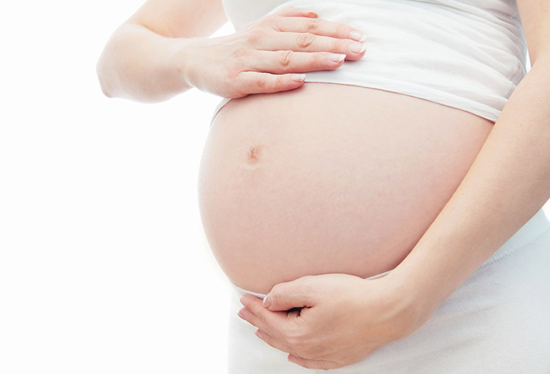 Thai nhi phát triển khiến dây chằng tròn giãn có thể là nguyên nhân gây đau bụng dưới khi mang thai tháng thứ 4