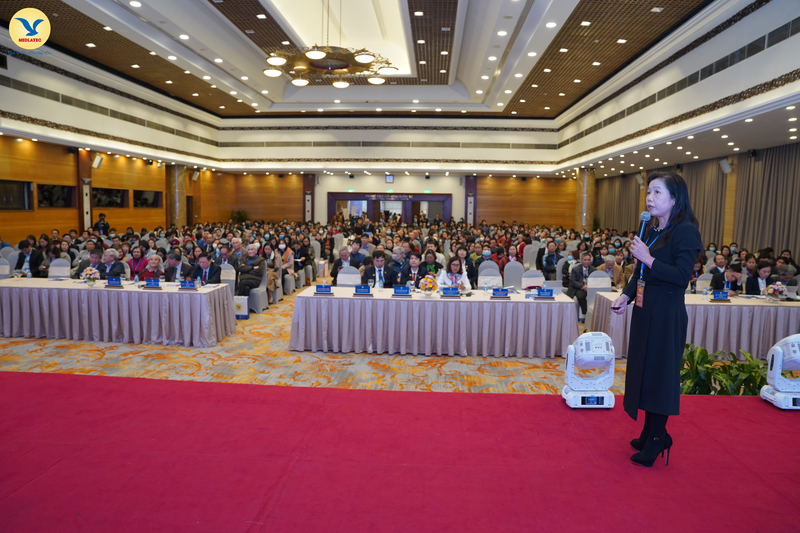 PGS.TS Lê Bạch Mai – Nguyên Phó Viện trưởng Viện Dinh dưỡng Quốc gia chia sẻ tại Hội nghị