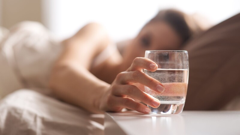 Hãy hạn chế uống nước ngay sau khi ăn với những người mắc hội chứng dạ dày rỗng