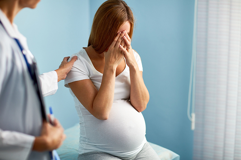 Thăm khám định kỳ để kịp phát hiện những dấu hiệu bất thường của thai nhi 