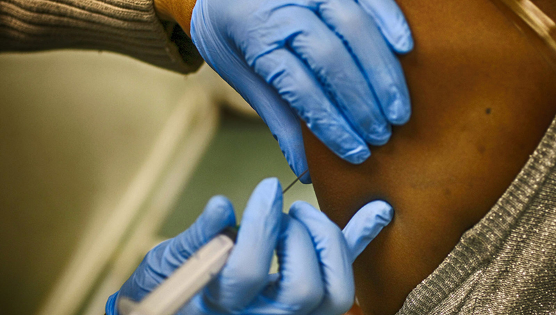 Chủ động tiêm phòng vắc xin HPV sẽ giúp chị em phòng tránh hiệu quả các bệnh nguy hiểm ung thư cổ tử cung 