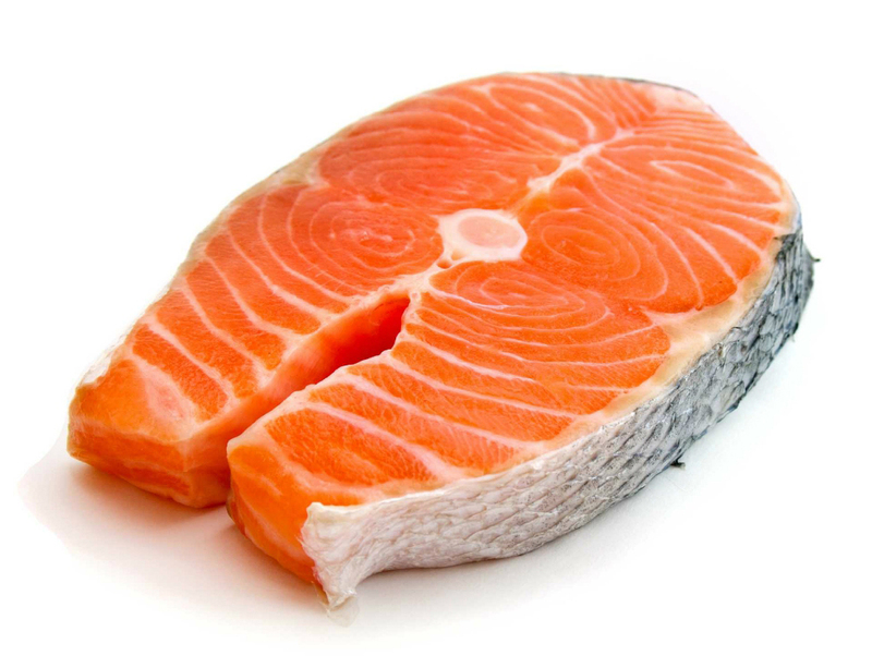 Cá béo giàu omega - 3 là thực phẩm rất tốt cho người thiếu máu não