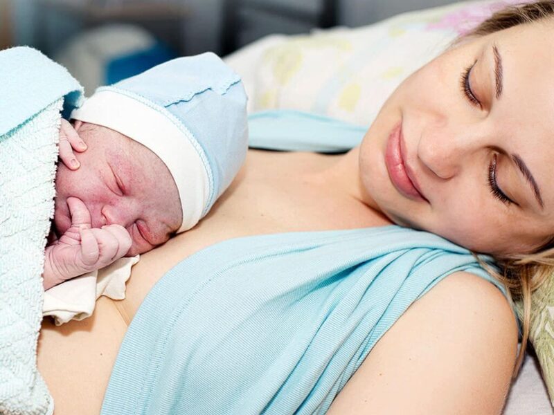 Bệnh trĩ khi mang thai thường được điều trị phẫu thuật sau khi sinh