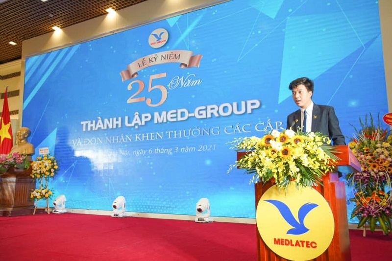 Tổng Giám đốc Nguyễn Trí Anh phát biểu khai mạc sự kiện "Lễ Kỷ niệm 25 năm thành lập MED-GROUP"