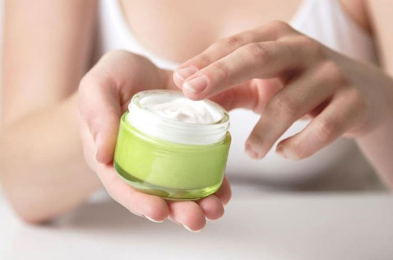 Nếu thường xuyên sử dụng kem dưỡng, làn da của bạn sẽ mịn màng hơn nhiều đấy