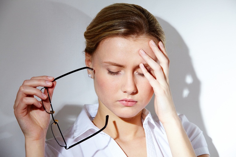 Người bị căng thẳng thường xuất hiện tình trạng đau nhức đầu