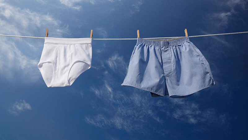 Phơi quần lót ngoài nắng sẽ tiêu diệt được vi khuẩn và nấm gây ngứa tinh hoàn