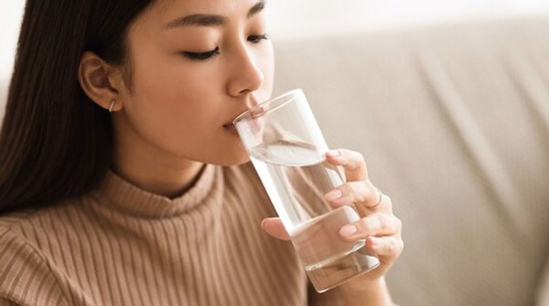 Uống nhiều nước giúp phòng tránh viêm nhiễm túi thừa