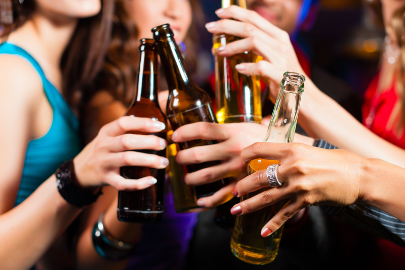 Đồ uống có cồn không tốt cho sức khỏe và tăng nguy cơ đột quỵ