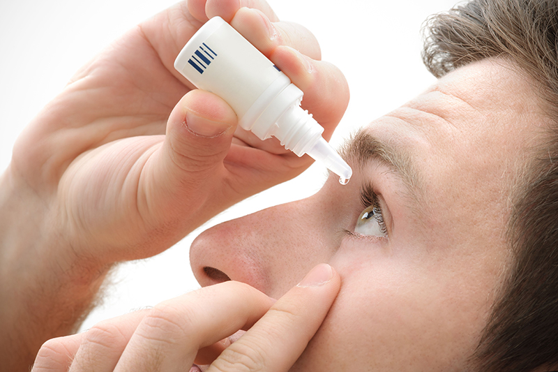Điều trị viêm kết mạc cấp tính dễ dàng với một số loại thuốc nhỏ mắt trực tiếp