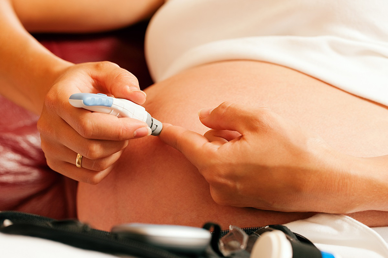 Mẹ bầu cần xét nghiệm để xác định chỉ số tiểu đường thai kỳ ảnh hưởng đến thai nhi