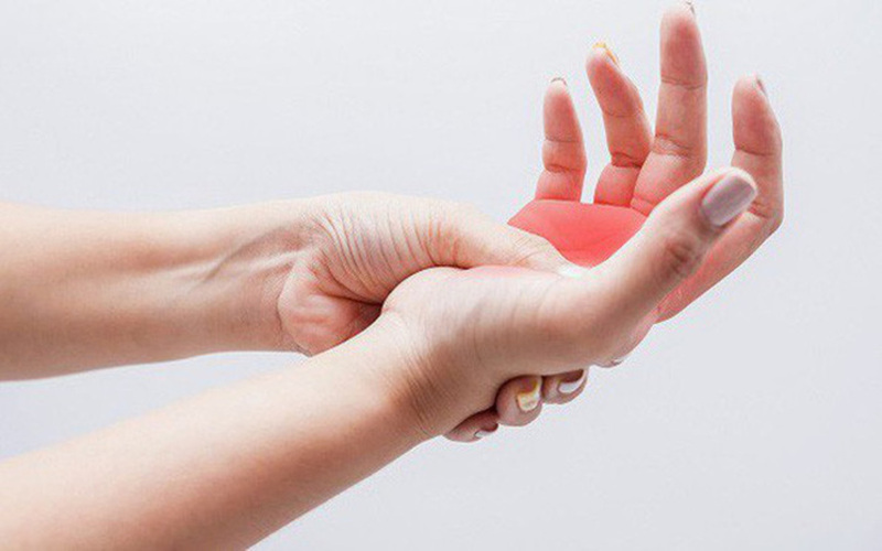 Hội chứng cổ vai cánh tay thường gây đau nhức, tê liệt tay