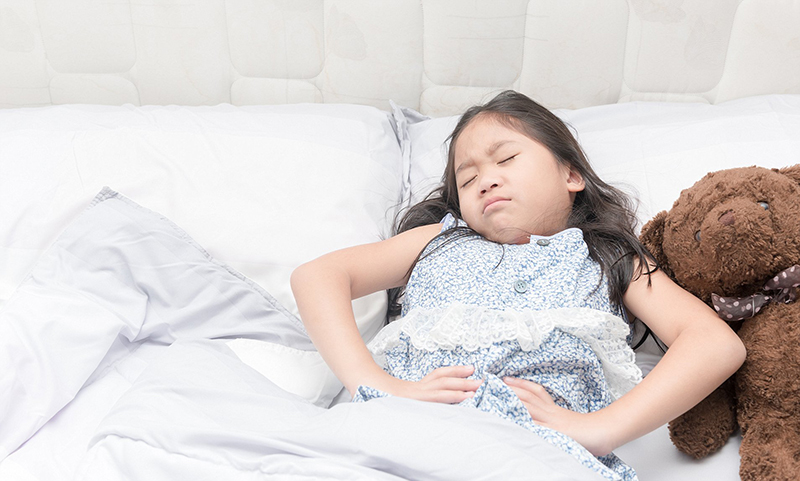 Đau bụng dưới rốn ở trẻ có thể nguyên nhân là do rối loạn tiêu hóa
