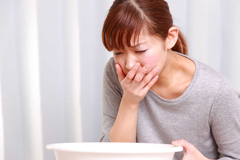 Đau bụng, tiêu chảy, nôn ói là cũng là dấu hiệu cho thấy bị dị ứng với thức ăn