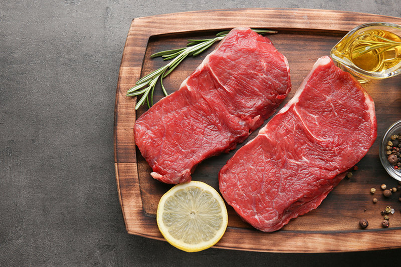 Sảy thai gây mất nhiều máu, bạn nên bổ sung các thực phẩm giàu sắt như: thịt bò