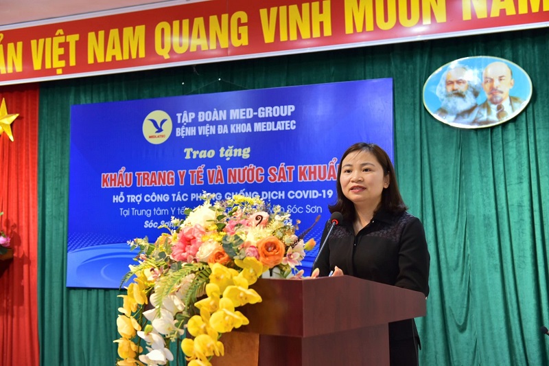 ThS.BS Nguyễn Thị Kim Len - Phó Tổng giám đốc Tập đoàn phát biểu tại lễ Trao tặng.