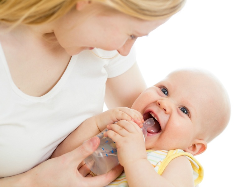 Trẻ sơ sinh là đối tượng dễ bị ngộ độc nước