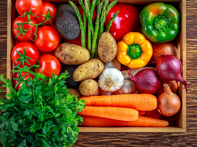 Người bị hôi nách nên ăn nhiều rau xanh và trái cây để bổ sung các loại vitamin và chất xơ cần thiết cho cơ thể