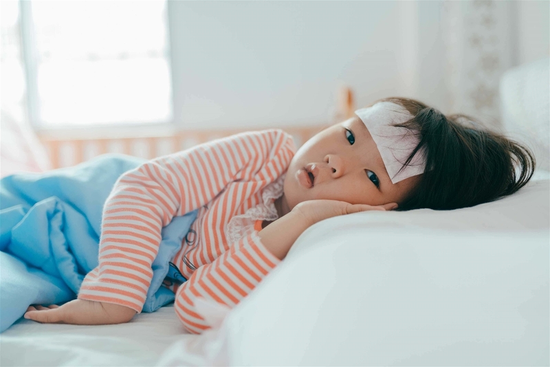 viêm mũi họng cấp ở trẻ em thường dễ gặp khi chuyển mùa