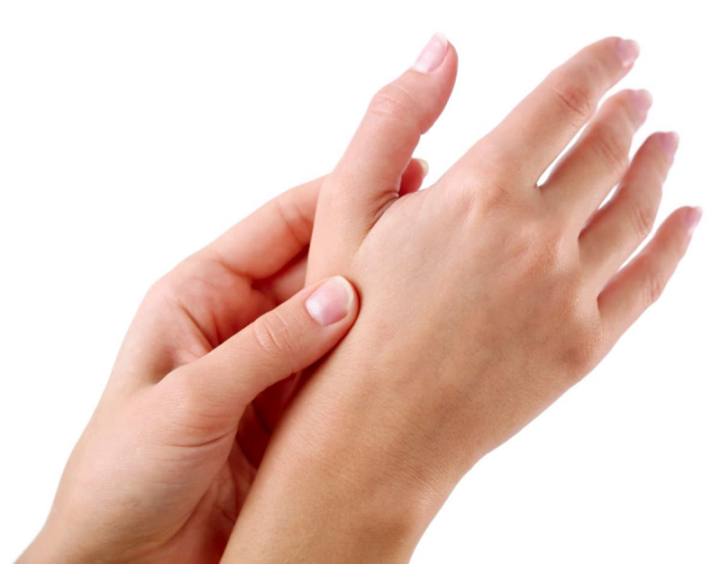 Có nhiều nguyên nhân dẫn đến tình trạng sưng phù ở ngón tay