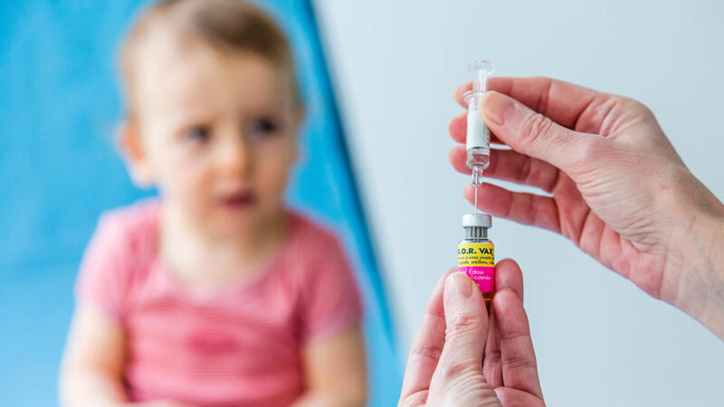 Tiêm vắc xin là cách phòng quai bị chủ động và hiệu quả