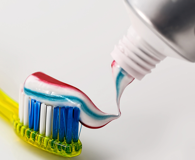 Buồn nôn khi đánh răng là biểu hiện của một số bệnh lý