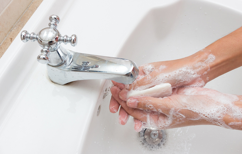 Vệ sinh tay sạch sẽ giúp phòng ngừa sự xâm nhập của virus viêm gan E