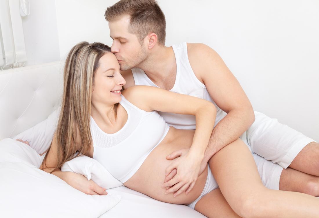 3 tháng giữa thai kỳ là giai đoạn mẹ bầu có ham muốn tình dục cao