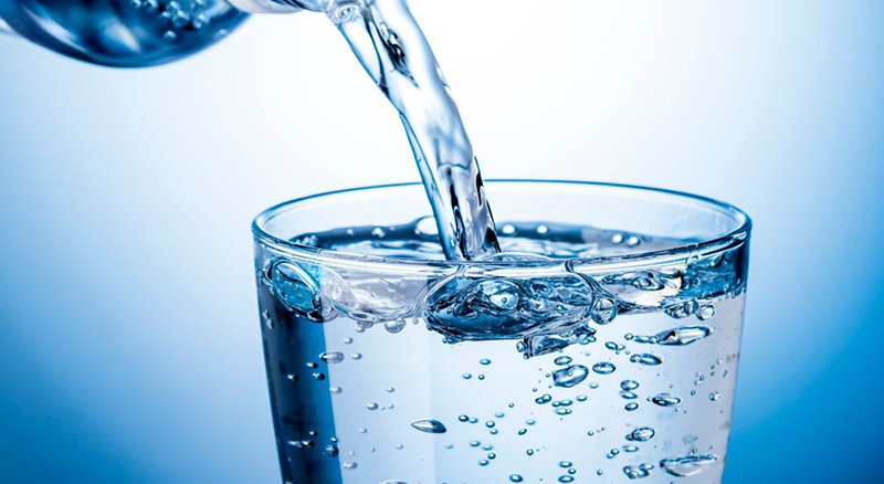 Uống nhiều nước để cải thiện bệnh trĩ