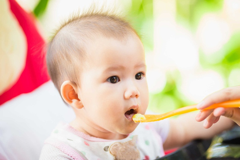Trẻ từ 6 tháng tuổi dễ bị bệnh hô hấp do sức đề kháng kém