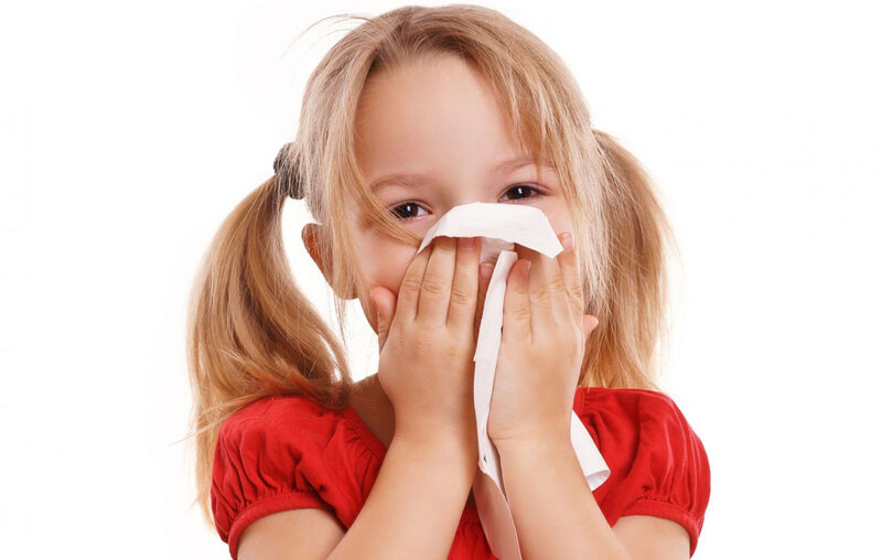 Điều trị bệnh mũi họng ở trẻ không dứt điểm là một trong các nguyên nhân làm tái phát viêm tai giữa