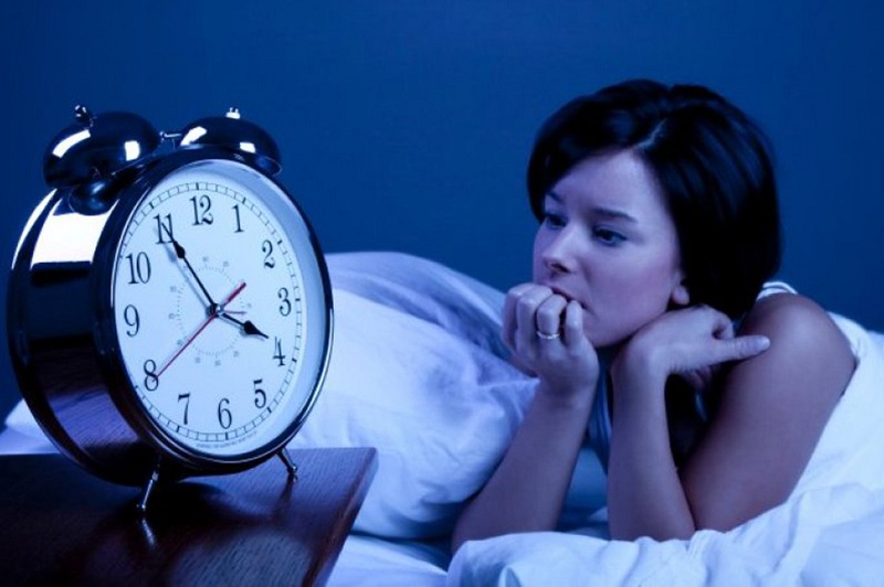 Thường xuyên mất ngủ mỗi ngày chỉ 3 - 4 tiếng và kéo dài trên 1 tháng được gọi là mất ngủ mãn tính