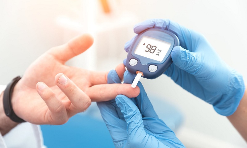 Kiểm soát tốt lượng đường ở máu sẽ giúp phòng ngừa hiệu quả tình trạng gan to