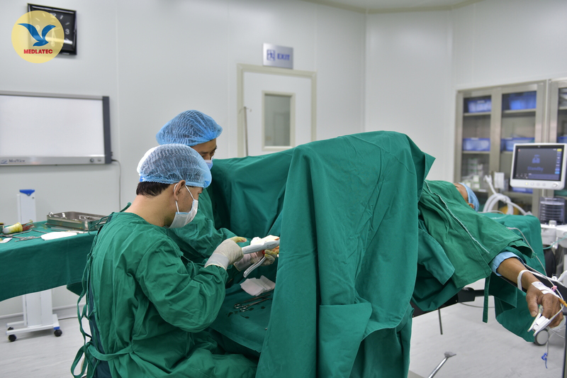 Ca phẫu thuật trĩ bằng phương pháp Longo được thực hiện bởi BSCKII Nguyễn Văn Thưởng
