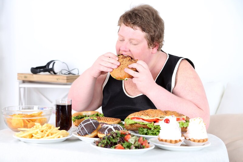  Ăn quá nhiều không kiểm soát sẽ dẫn đến béo phì