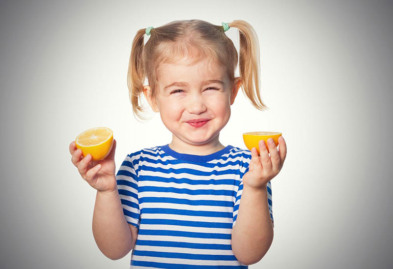 Bổ sung thực phẩm giàu vitamin C cho trẻ