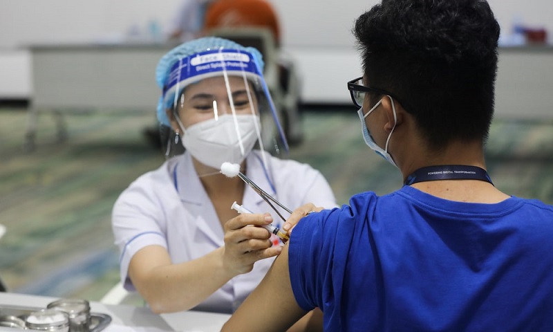 Có bao nhiêu loại vắc xin Covid-19 được cấp phép tại Việt Nam