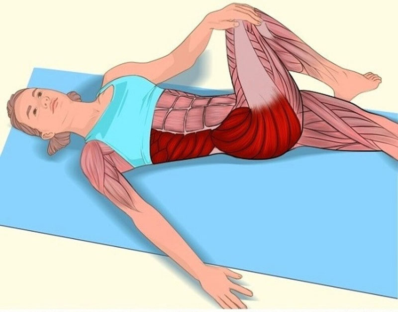 Động tác giãn cơ lưng và hông