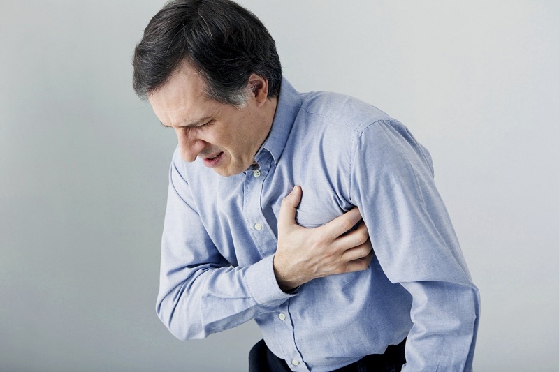 Chấn thương ngực kín gây tràn máu màng phổi